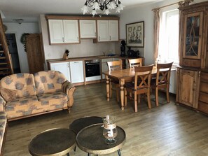 Casa | Cucina privata | Forno, bollitore elettrico, tostapane