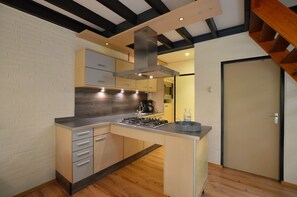 House | Private kitchen - Holiday Home in Stramproy Near Nature (Stramproy)