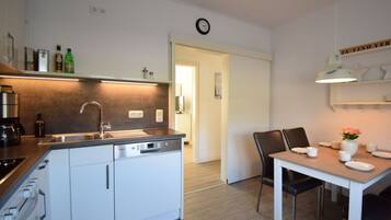 House | Private kitchen | Oven, electric kettle, toaster