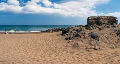 Belvilla by OYO Beach House Adelfas
