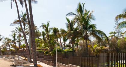 Belvilla by OYO Beach House Adelfas