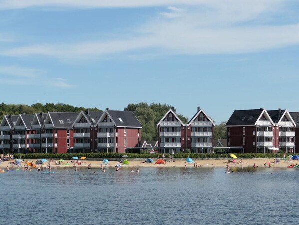 Exterior - "penthouse Apartment on the Water" (Rechlin)