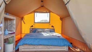 Lều | 1 phòng ngủ, trang bị nội thất với thiết kế riêng biệt, bộ trải giường