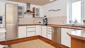 House | Private kitchen - 6 Person Holiday Home in Glesborg (Glesborg)