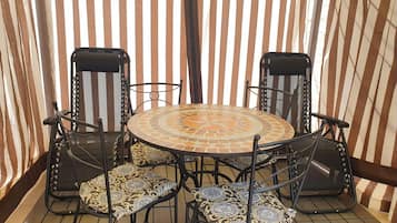 Apartment | Tempat makan