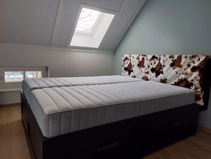 บ้านพัก | 2 ห้องนอน, ตกแต่งพิเศษโดยเฉพาะ, ผ้าปูที่นอน