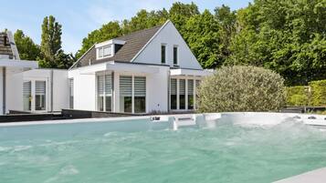 House | Pool