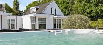 Wellness Villa With Sauna Near Beach
