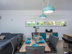 Dining - Sandi Comfortable Holiday Residence (Pula)