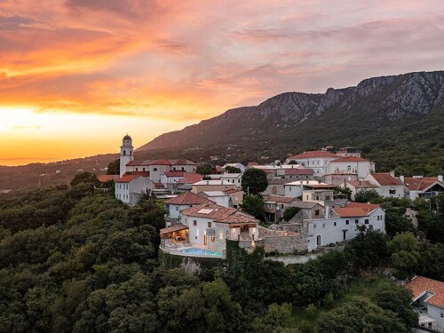Amazing Villa With Pool, Wellness and Stunning View