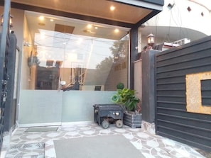 Exterior - Dove Inn Family Residency (Lahore)