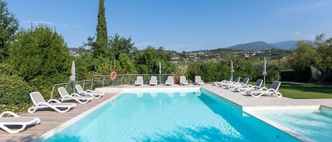 House | Pool