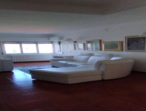 Huis | Woonkamer | Een open haard