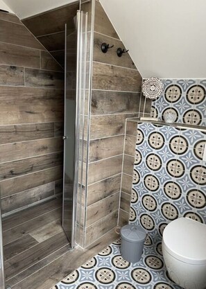 House | Bathroom | Bathtub - Holiday Home Pippa Comfortable Holiday Residence (Mücheln (Geiseltal))