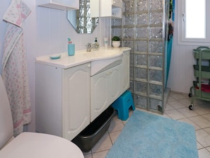 Phòng tắm