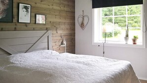 House - 4 Person Holiday Home in Gunnarskog (Gunnarskog)