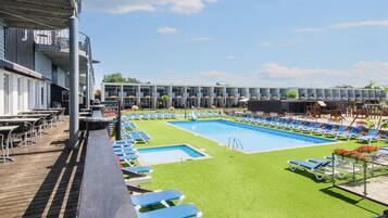 Apartment | Pool | Indoor pool, outdoor pool