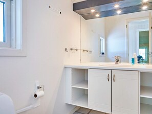 House | Bathroom