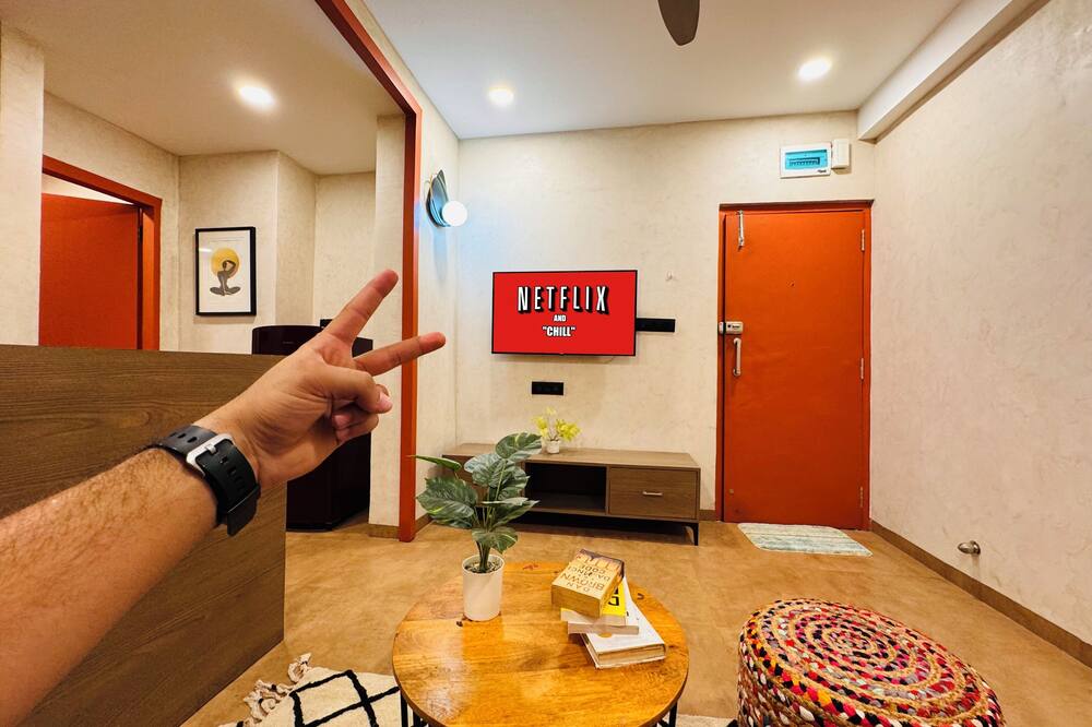 Home Escape 1BHK Retreat Nr Saket Square