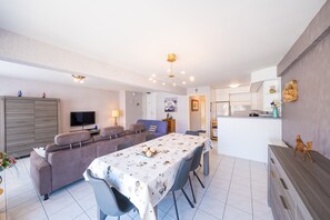 Apartment | Living room