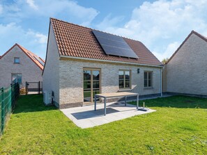 Exterior - Holiday Home in Koksijde With Garden (Koksijde)