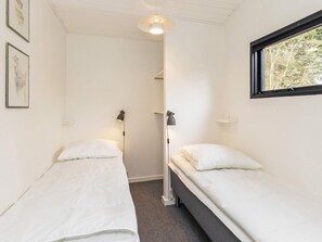 House | 3 bedrooms, individually furnished - 6 Person Holiday Home in Vaeggerlose (Vaeggerlose)