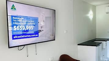 Premium bedding, down duvets, free WiFi, bed sheets