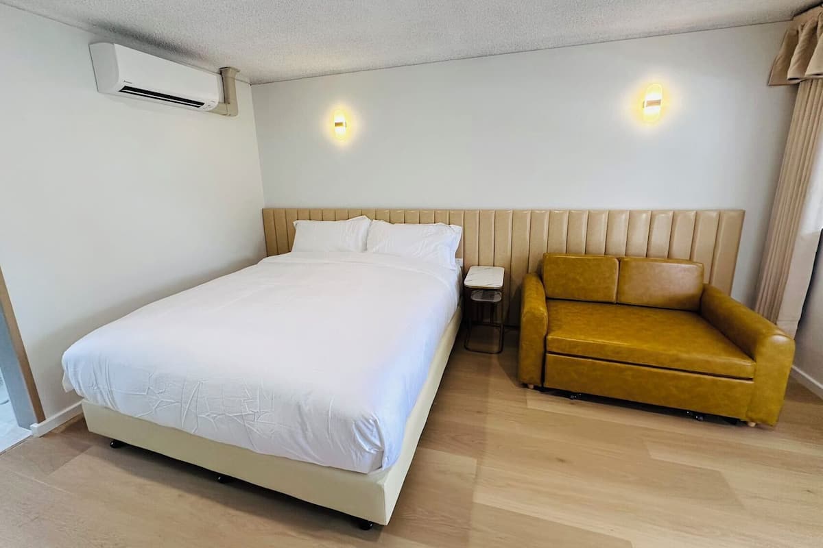 ห้องพรีเมียร์ซิงเกิล, เตียงคิงไซส์ 1 เตียง | เครื่องนอนระดับพรีเมียม, ผ้านวมขนเป็ด, Wi-Fi ฟรี, ผ้าปูที่นอน