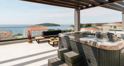 Villa La Ze - Three Bedroom Villa With Swimming Pool