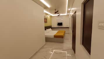 Quadruple Room | Egyptian cotton sheets, premium bedding, desk