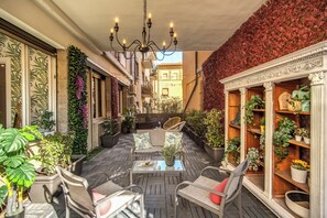 Premium Apartment | Terrace/patio - White Mirror  Apartment (Pisa)