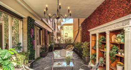 White Mirror Apartment