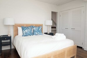 4 Schlafzimmer, Schreibtisch, Bügeleisen/Bügelbrett, Reisekinderbett