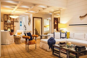 Interior - The Pearl  (Wrightsville Beach)