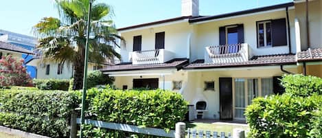 Villa | Exterior