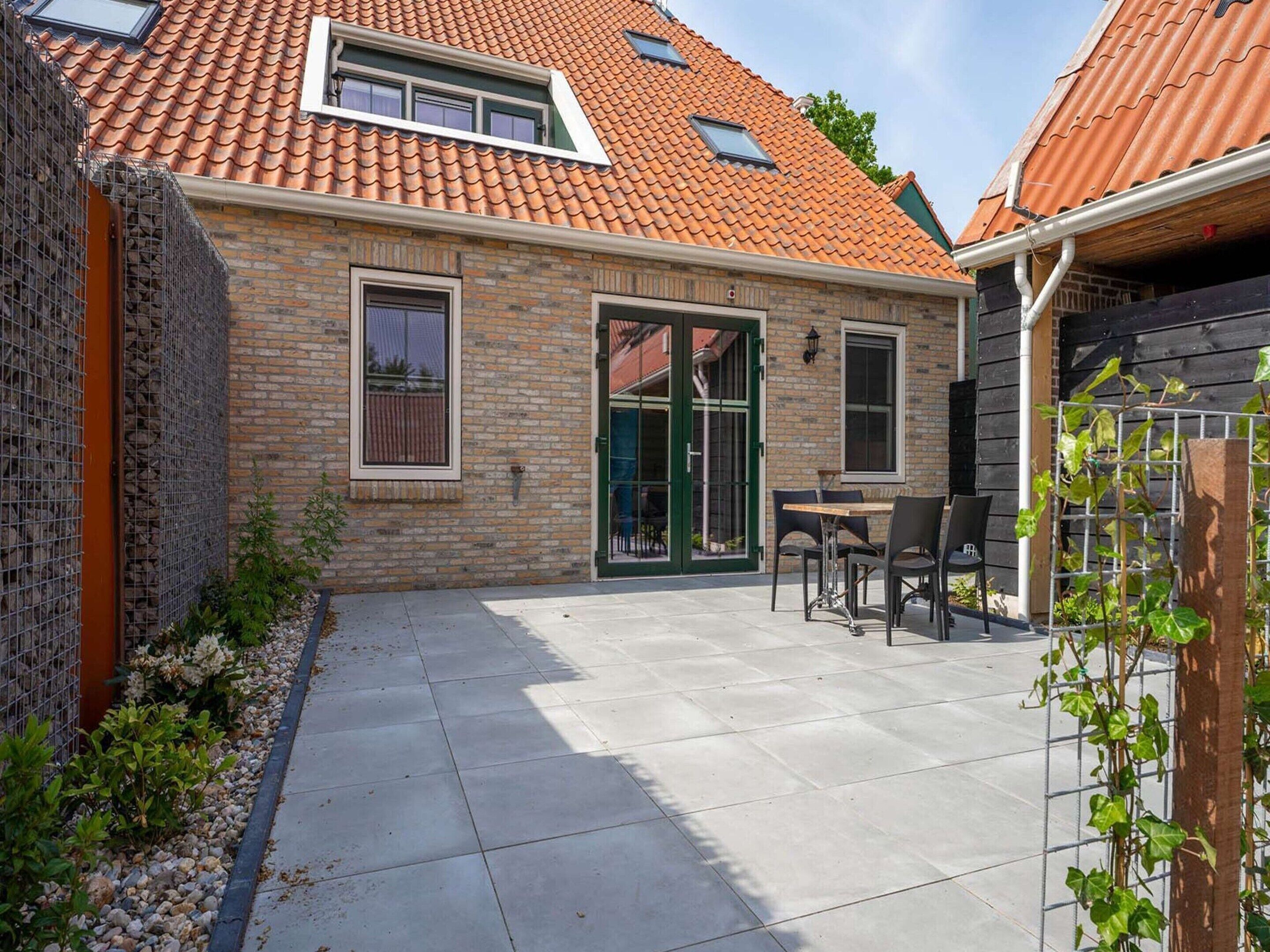 House | Balcony