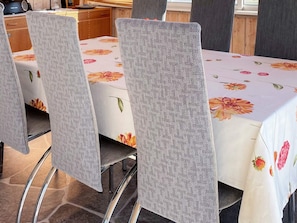 House | Dining - 6 Person Holiday Home in HJO (Hjo)