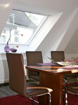 Hus | 2 soverom, individuelt innredet og strykejern/-brett