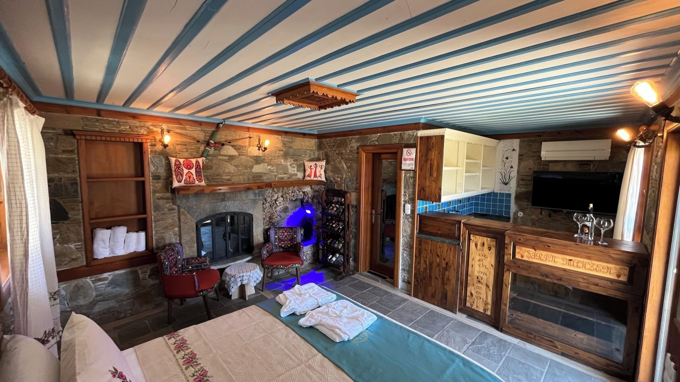 Chalet Deluxe, varias camas, vistas a la bahía | Ropa de cama de alta calidad y decoración individual