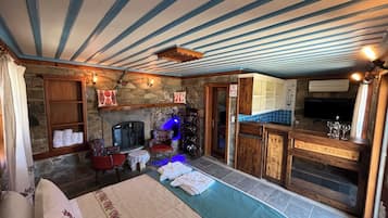 Deluxe Chalet, Multiple Beds, Bay View | 1 bedroom, premium bedding, individually decorated, laptop workspace