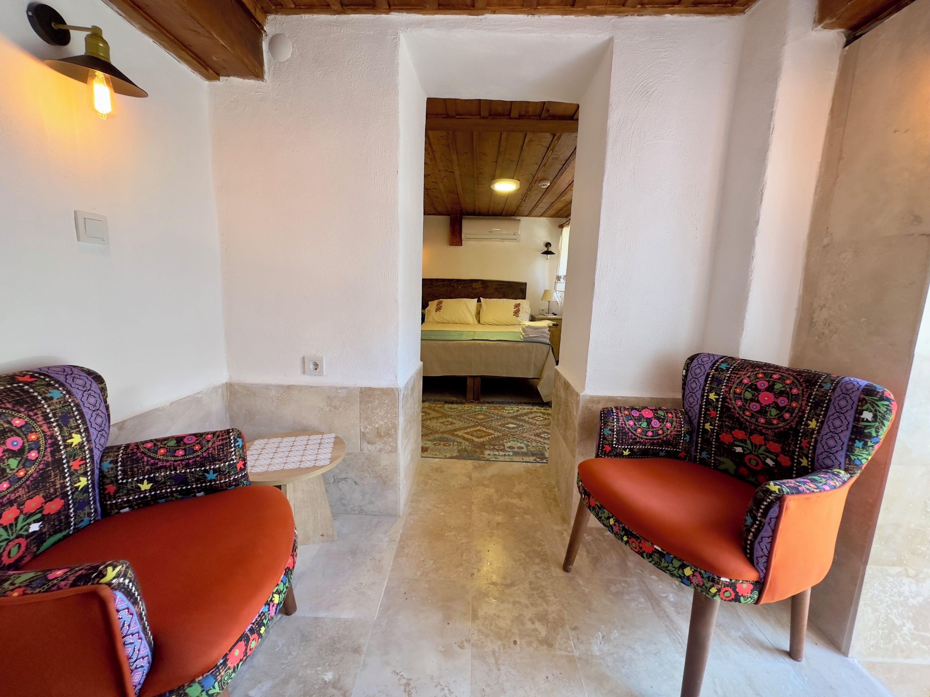 Premium bedding, individually decorated, laptop workspace, free WiFi