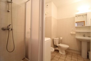 Shower - 300m from resort center, Ground floor, view ski slopes, terrace, tv, ski locker, 33m², Val Cenis (Termignon)