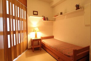 Room - 300m from resort center, Ground floor, view ski slopes, terrace, tv, ski locker, 33m², Val Cenis (Termignon)