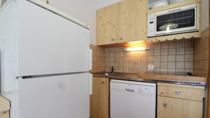 冷蔵庫、電子レンジ、オーブン、食器洗い機