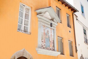 House | Exterior - Mansion in Lucca Near Via Fillungo (Lucca)