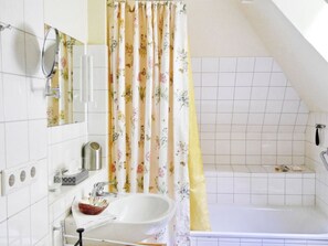 Bathroom - Orangery Berum Modern Retreat (Hage)