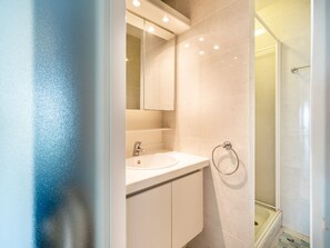 Apartment | Bathroom - Apartment Near Koksijde Beach With Terrace (Koksijde)