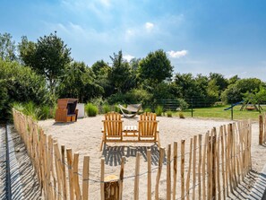 Exterior - No. 7 Lake View Modern Retreat (Aurich)