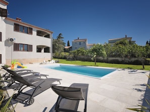Apartment | Pool | Indoor pool, outdoor pool - Nicely Decorated Apartment With Private Pool (Vodnjan)