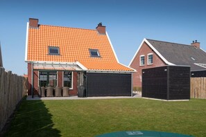 House | Exterior - Wellness Villa With Private Bubble Bath (Colijnsplaat)